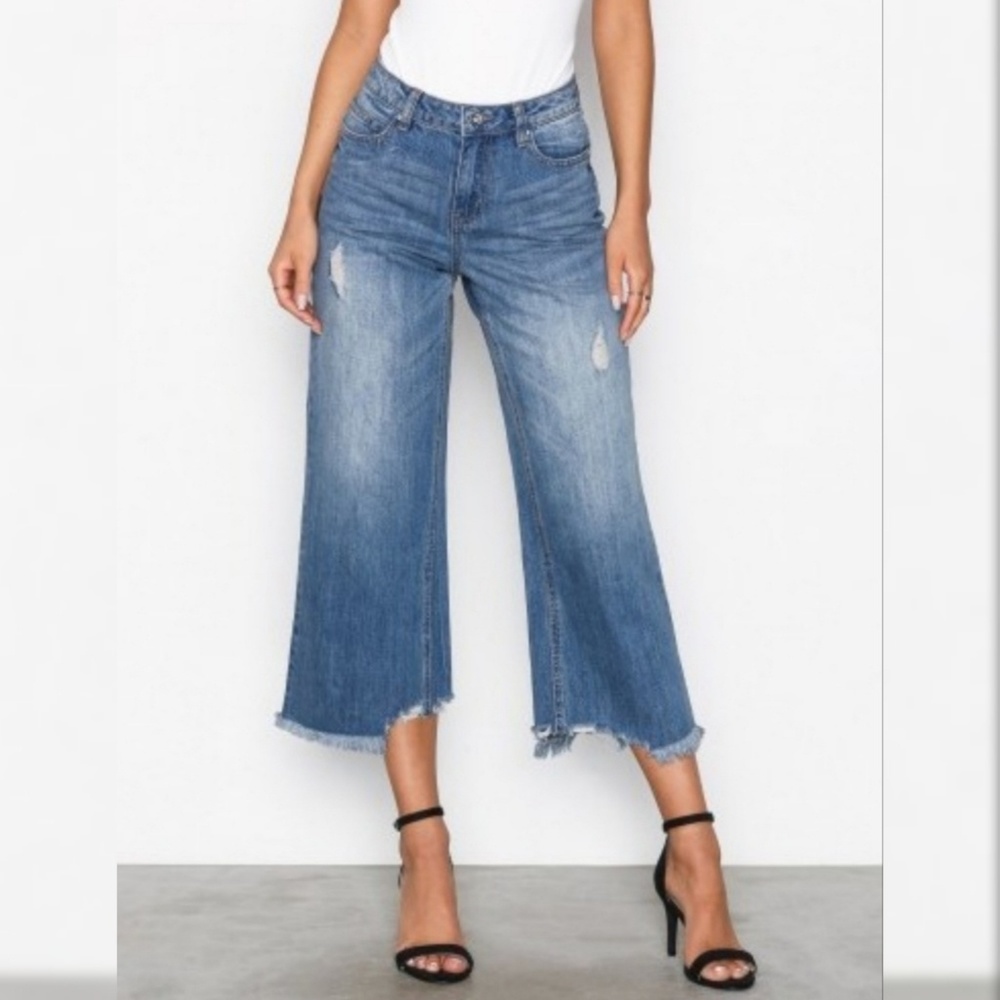 Vero Moda | High Waisted Cropped Wide Leg Jeans